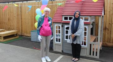 Councillor Carpenter opening outdoor area at Eastbury Primary School