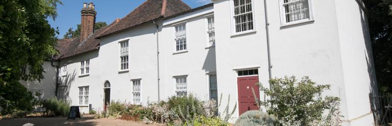 Valence House Museum 