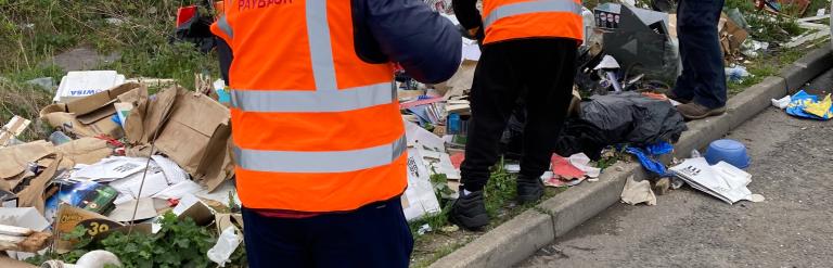 Offenders clearing up rubbish